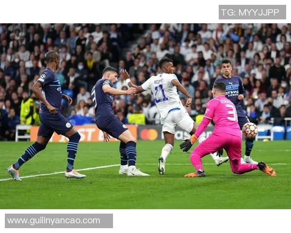 西甲激战里昂大胜曼城点球大战点燃全场激情与转会传闻