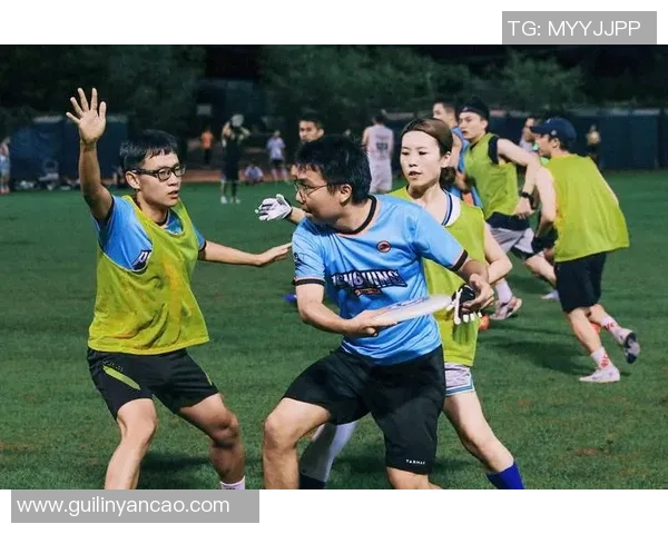 飞盘战术揭秘：广州飞盘队的包夹策略与团队协作分析