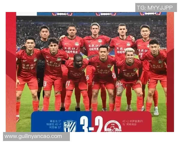 国王杯激战:拜仁狂胜曼联五球争议判罚引发全场热议