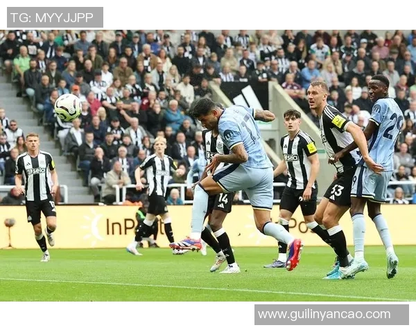 曼城友谊赛逆转热刺红牌争议引发全场热议与冷门回顾