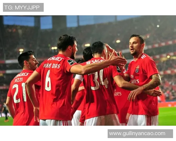 本菲卡逆袭马竞1-0晋级足总杯赛场瞬间引发热烈反响